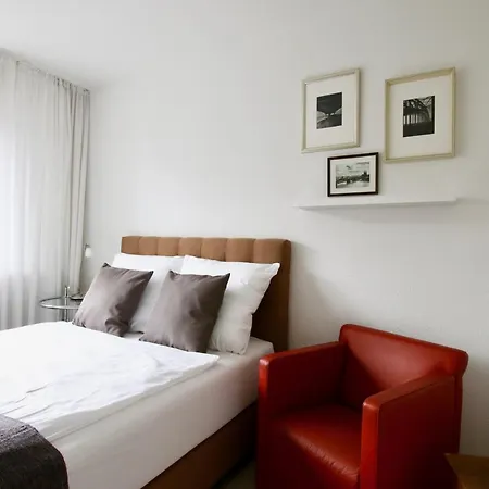 Apartment Hell Und Modern Eingerichtete Auf Den Ringen *